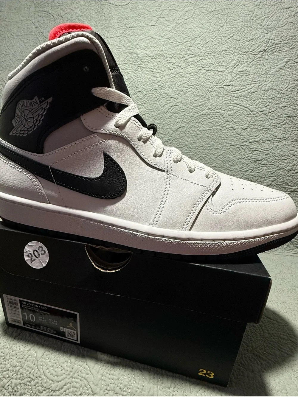Nike Air Jordon 1 Mid Size 10 Men’s Summit White/Black